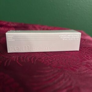 r.e.m. beauty Plumping Lip Gloss